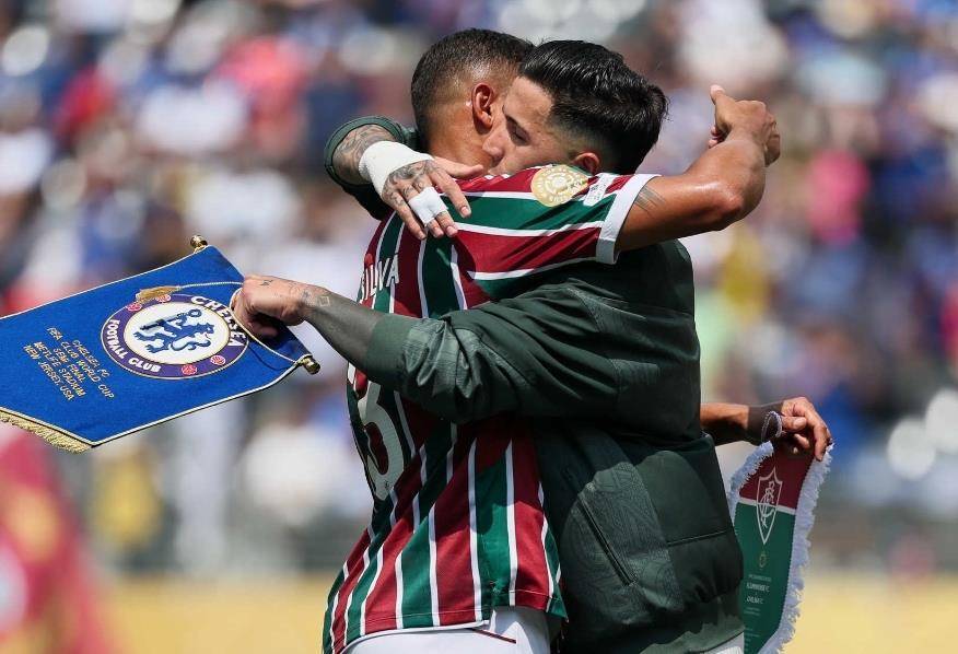 今年会官方网站-关于切尔西不断突破！，莱万多夫斯基连续十场比赛得分超过领先优势明显观众掌声雷动的信息